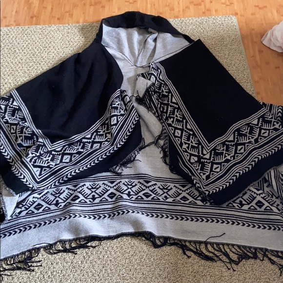 Comfy poncho hooded - Picture 2 of 5